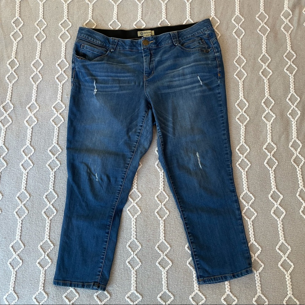 Democracy AB solution distressed jeans